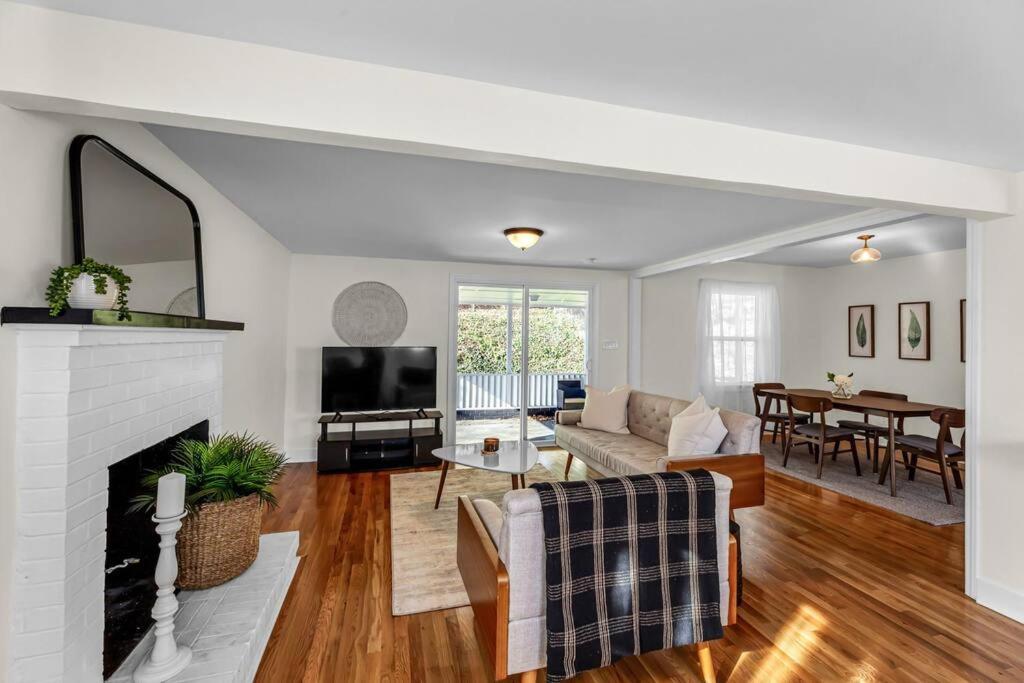 Vila Fully Renovated 4 Bed Buena Vista House Near Wfu Winston-Salem Exteriér fotografie